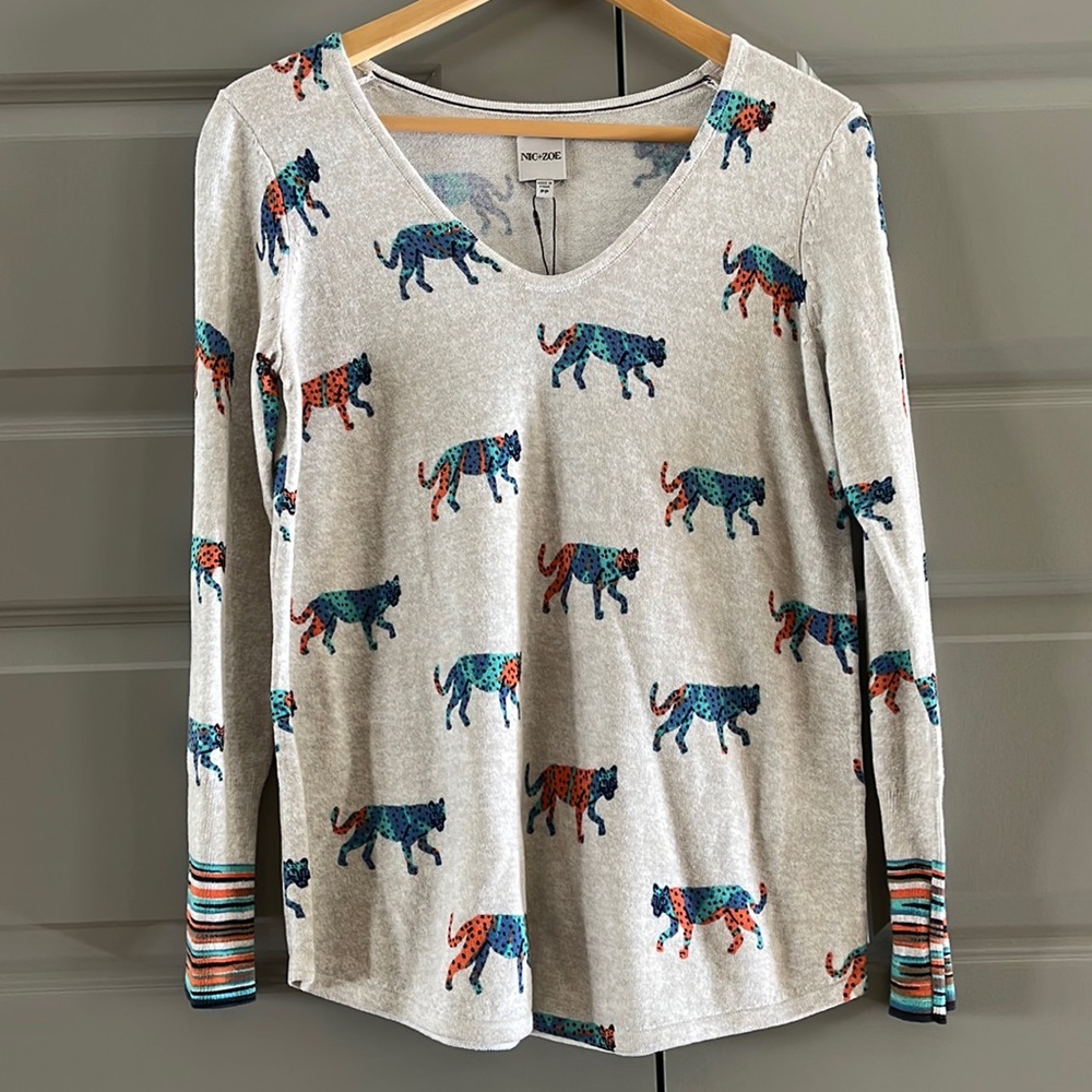 NWT! NIC+ZOE Women's Loopy Leopards Vital V Neck Sweater